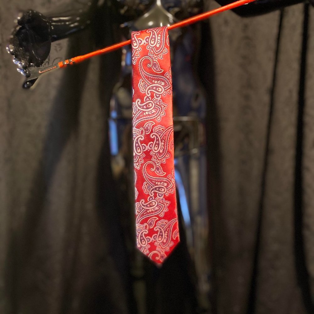 Nick Graham Men's Red Paisley Neck Tie